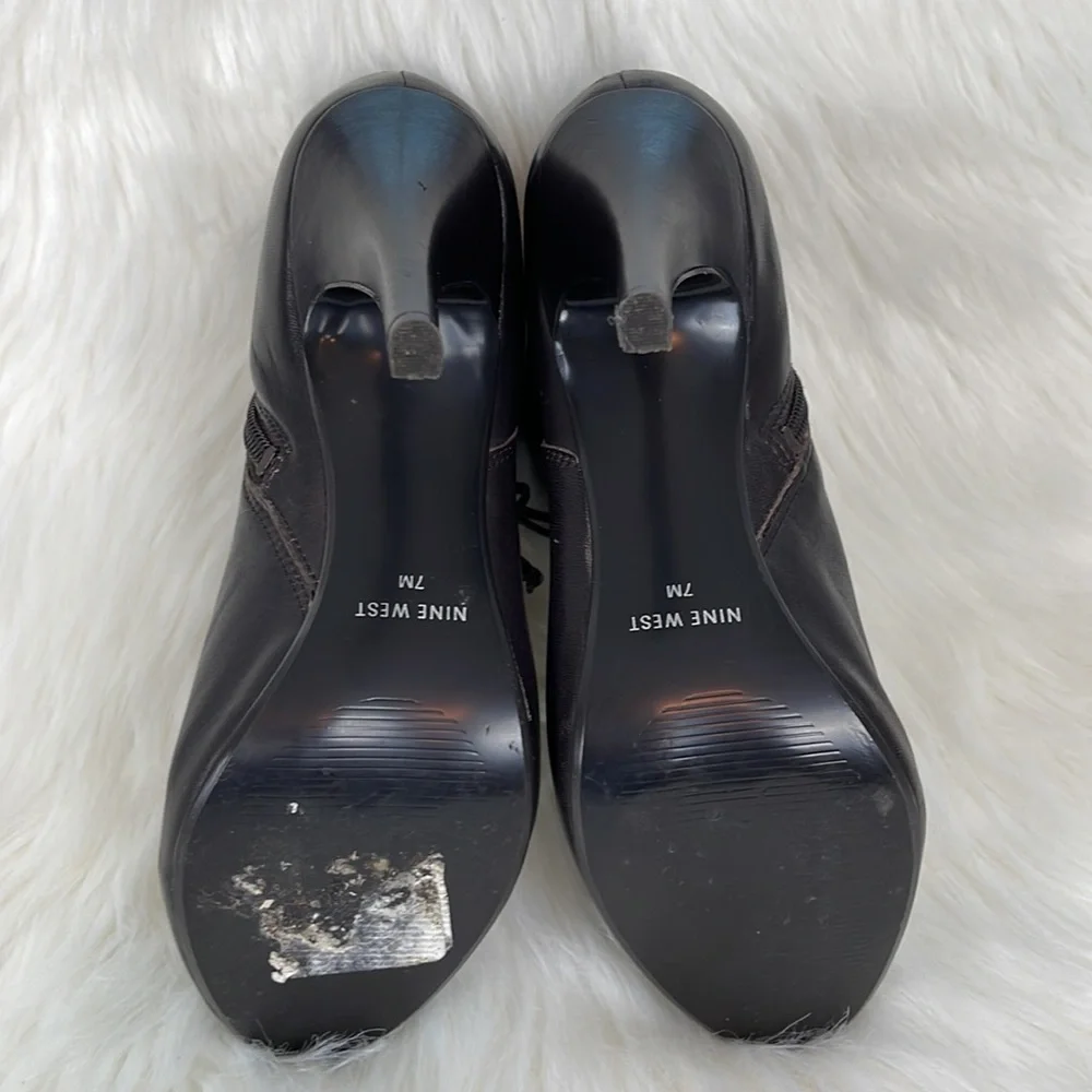 NINE WEST BROWN BOW ACCENT BOOTIES